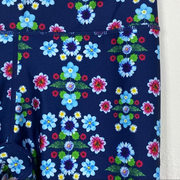 Terez Floral Fantasy High Rise Cropped Leggings - Picture 3 of 6